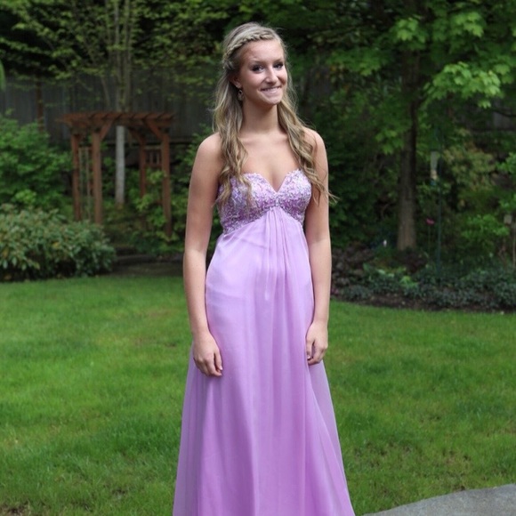La femme lavender prom dress - Picture 1 of 3